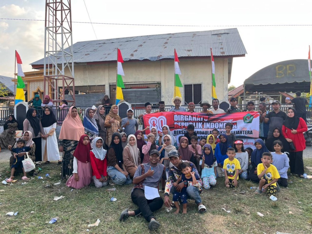 Kegiatan Lomba 17 Agustus gampong Buni Reulieng yang diikutsertakan semua penduduk gampong
